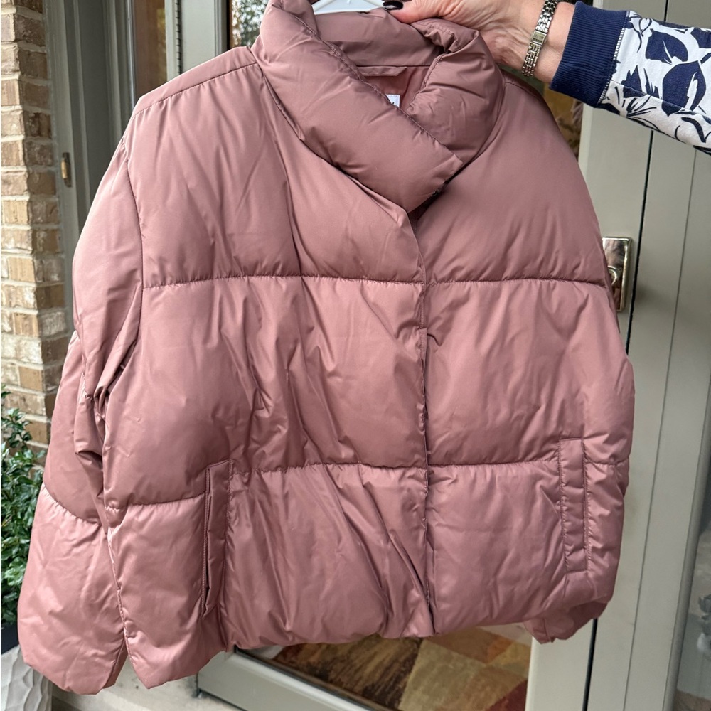 Old Navy Women's Mauve Puffer Jacket
